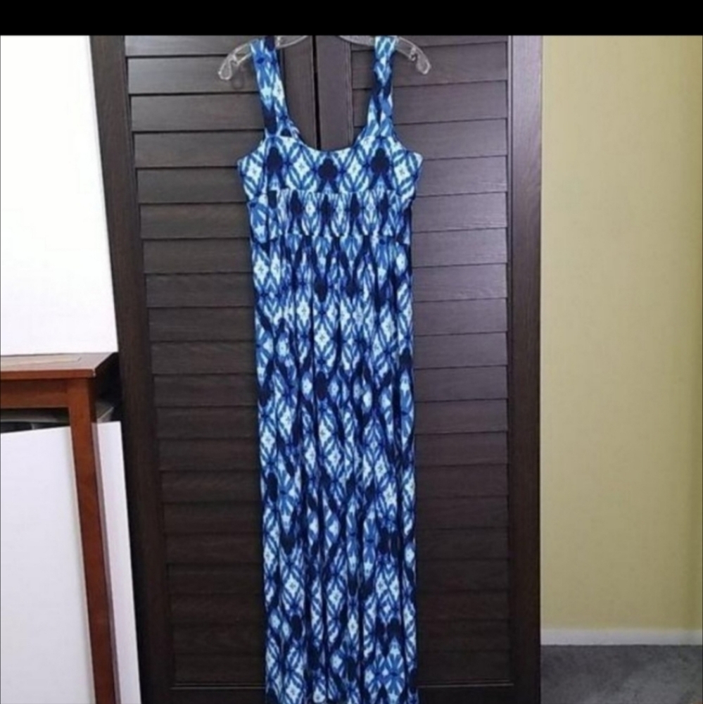 Maxi - Picture 3 of 4
